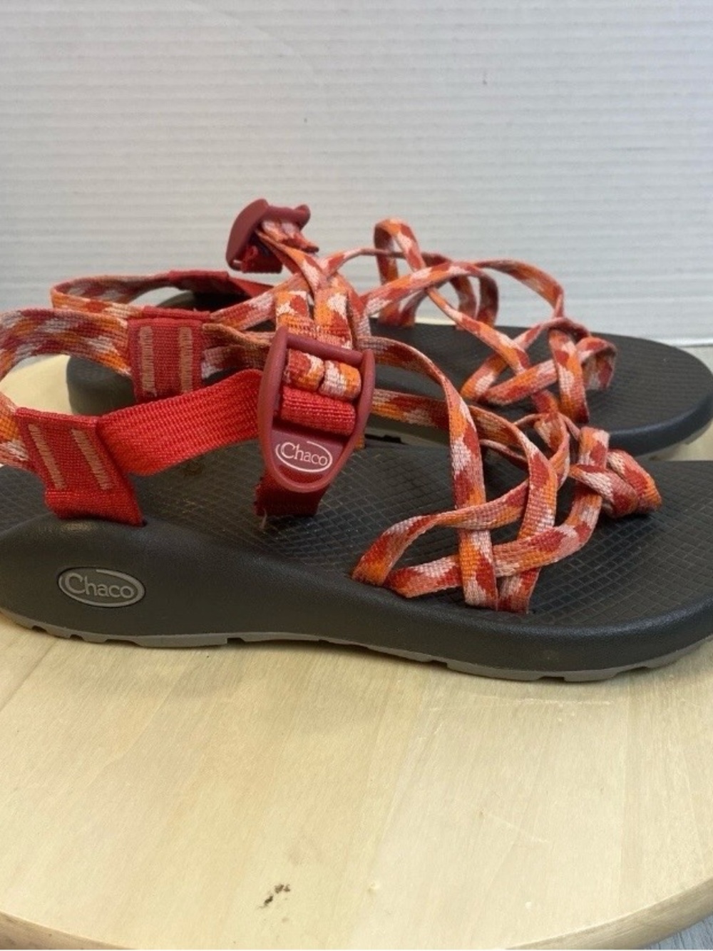 Chaco ZX2 Orange Red Vibram Sole Sport Hiking Toe Loop Sandals Womens Sz 9